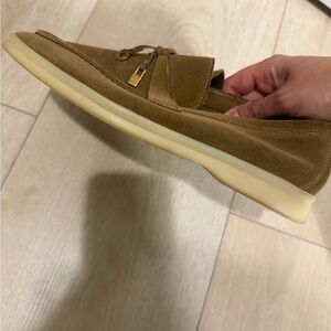 Loro Piana summer walk 38 1/2